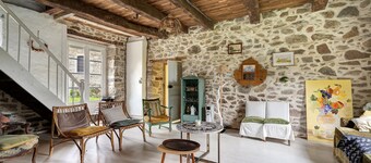 Grande maison familiale avec terrasse privée, jardin et Wi-Fi à Saint Lormel