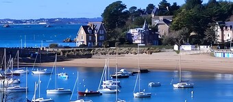 Spacious Family Home with Private Terrace, Garden & Wi-Fi in Saint Lormel