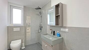 Doccia, asciugacapelli, asciugamani