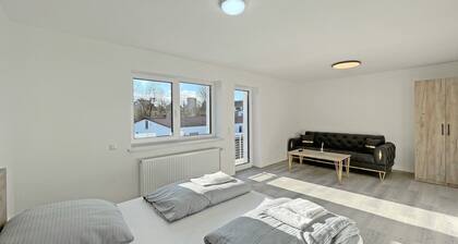 Apartment '5' with Private Terrace, Shared Garden and Wi-Fi