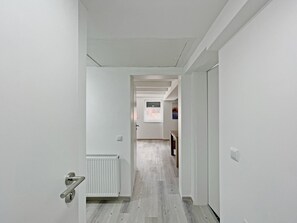 Interior - Apartment '6' with Private Terrace, Shared Garden and Wi-Fi (Ichenhausen)