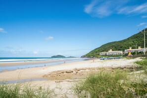 ชายหาด
