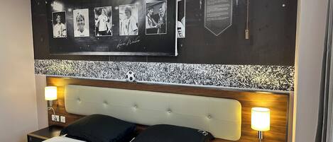 Caja de seguridad en la habitación y decoración personalizada