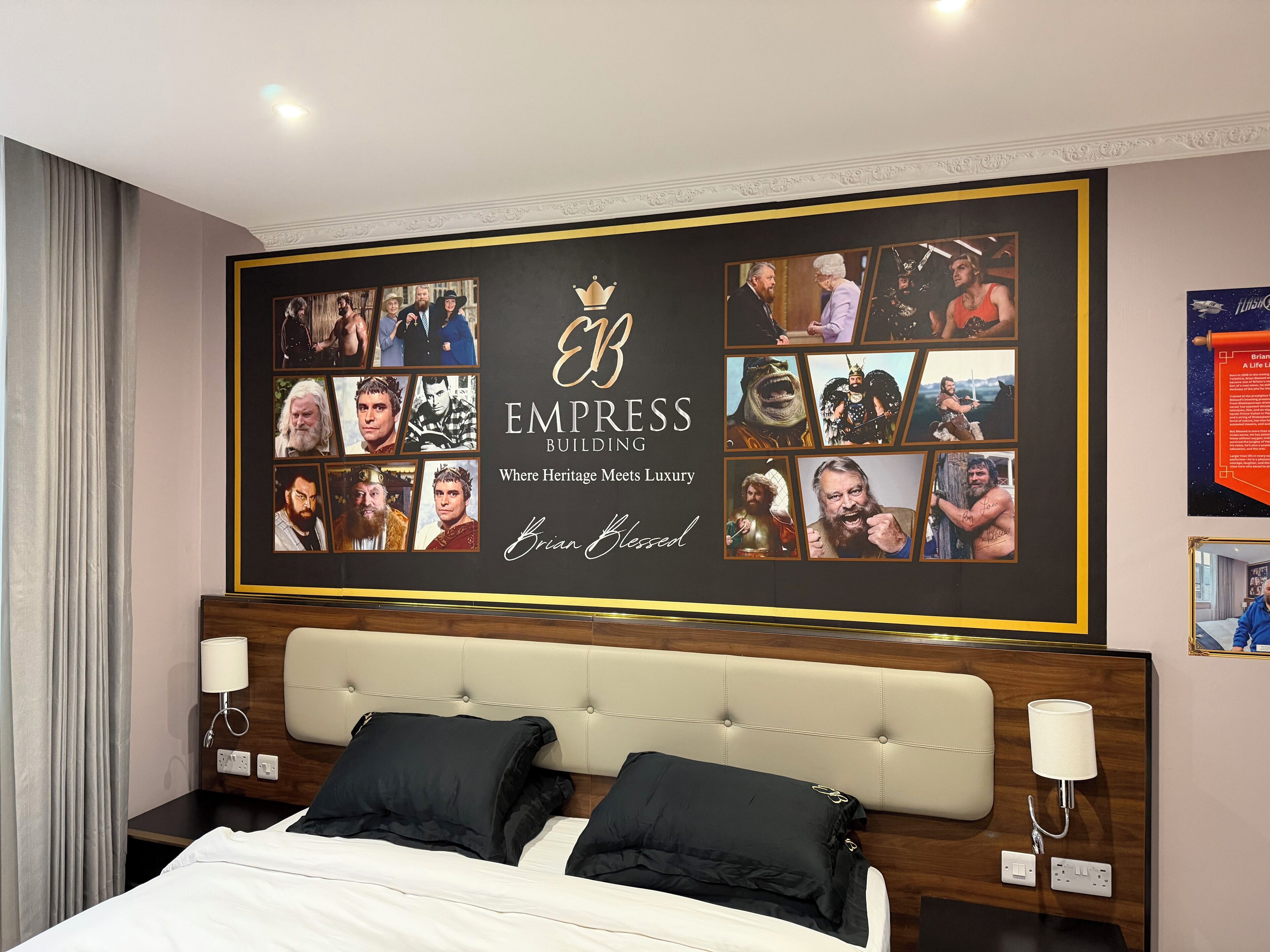 ห้องลักซ์ชัวรี่สวีท, เตียงคิงไซส์ 1 เตียง, ห้องน้ำในตัว, วิวเมือง | ตู้นิรภัยในห้องพัก, ห้องพักตกแต่งอย่างมีเอกลักษณ์, โต๊ะทำงาน