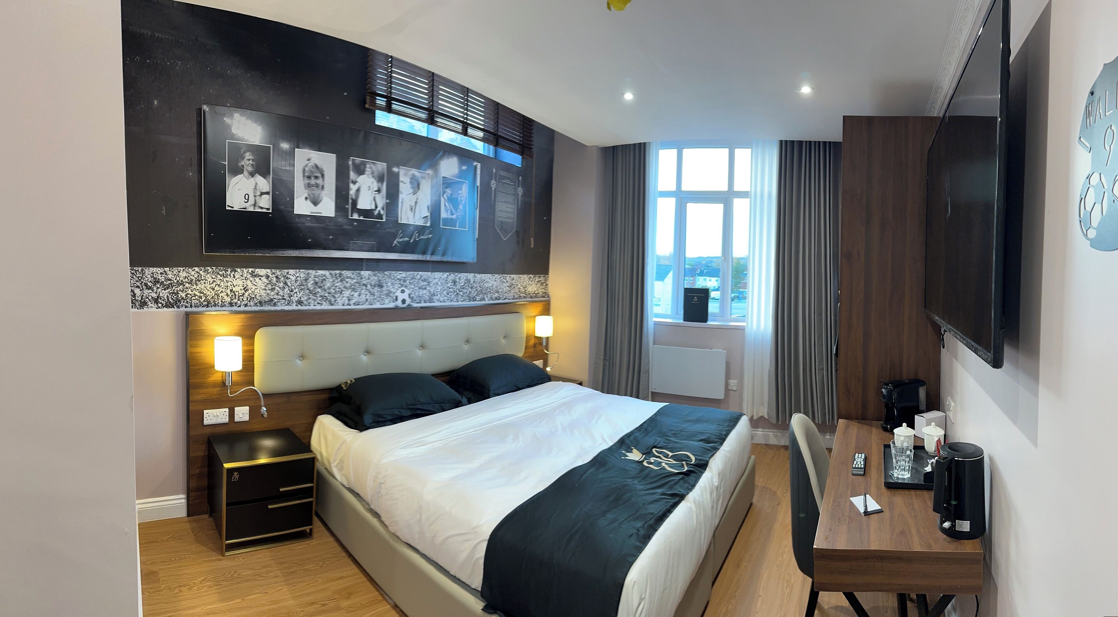 Luxury Suite, 1 King Bed, Non Smoking, Ensuite | In-room safe, individually decorated, individually furnished, desk