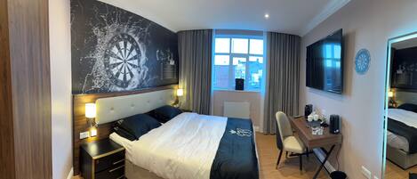 Suíte superluxo, 1 cama King, para não fumantes, suíte | Cofres nos quartos, individualmente decorados, escrivaninha