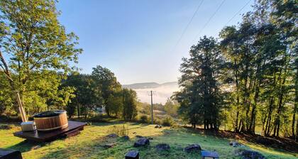 Cozy Mountain Chalet with Hot Tub