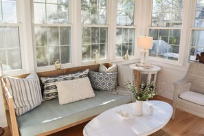 TV - Charming 2-Bedroom Beach Retreat with Sun Porch (West Dennis)