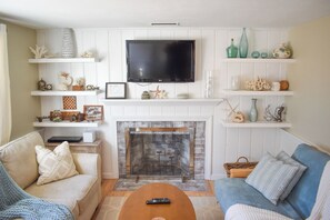 TV - Charming 2-Bedroom Beach Retreat with Sun Porch (West Dennis)