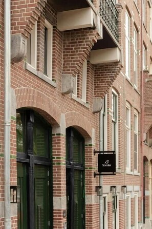 Exterior detail - Hotel Middelland Rotterdam (Rotterdam)
