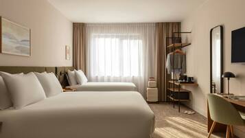 Deluxe Triple Room | In-room safe, desk, blackout curtains, free WiFi