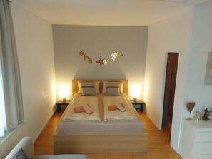 Bügeleisen/Bügelbrett, WLAN, Bettwäsche