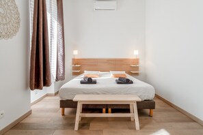 WiFi, bed sheets - “Steven” Room with Shared Pool, Shared Garden, and Wi-Fi (Saint-Rémy-de-Provence)