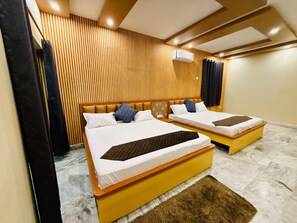 ห้องแฟมิลี่ | โต๊ะทำงาน, พื้นที่ทำงานแบบใช้แล็ปท็อป, Wi-Fi ฟรี