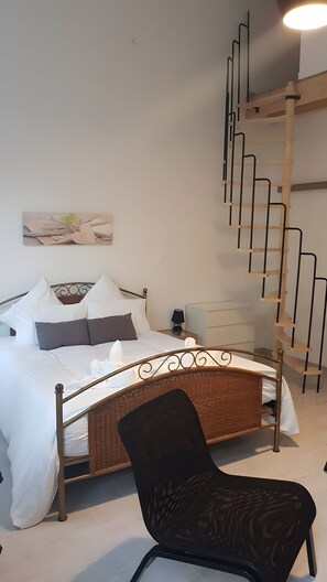 WiFi, bed sheets - Charming Studio with Shared Garden and Pool (Saint-Rémy-de-Provence)