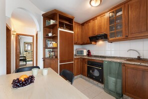 Coffee/tea maker, fridge, microwave, oven - Home Lanzarote (Playa Honda)