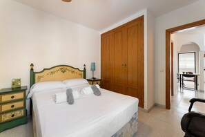 1 bedroom, iron/ironing board, free WiFi, bed sheets - Home Lanzarote (Playa Honda)