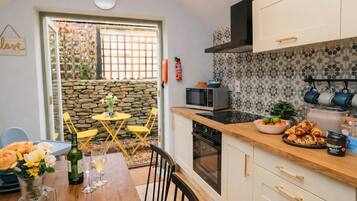 Casa de campo | Cocina privada | Lavavajillas y utensilios de cocina