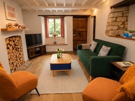 Cottage | Living area