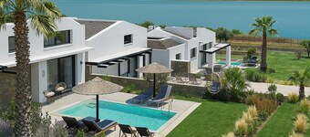 3 Bedroom Panoramic Villa:  Sea & Lagoon Views, BBQ – Flamingo View Paradise!