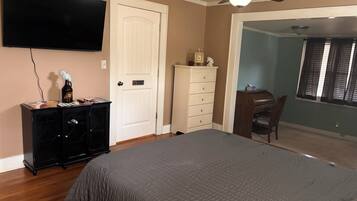 3 Schlafzimmer, BĂŒgeleisen/BĂŒgelbrett, WLAN, BettwĂ€sche