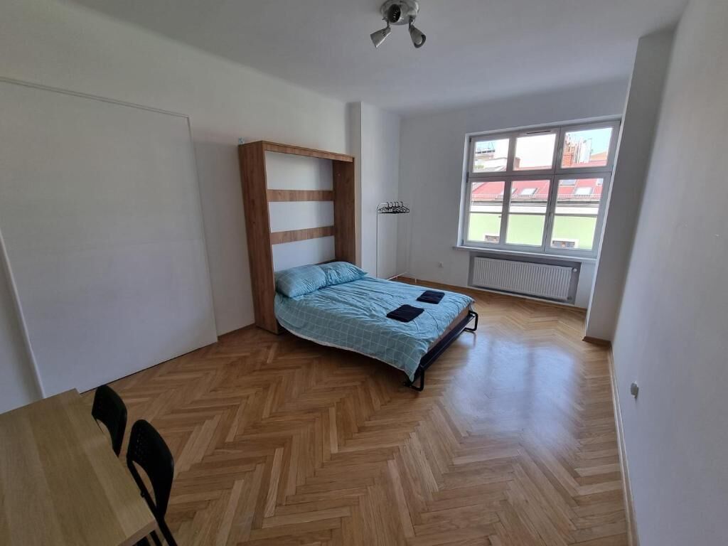 Desk, laptop workspace, iron/ironing board, free WiFi