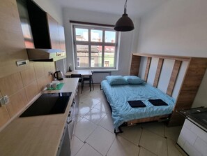 Classic dubbelrum - 1 dubbelsäng | Skrivbord, arbetsyta för laptop, strykjärn/strykbräda och gratis wi-fi