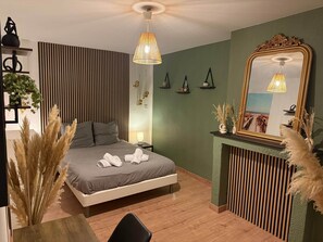 2 bedrooms, WiFi, bed sheets