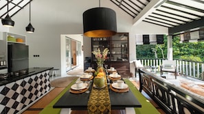 Dining - Bali - Laidback Haven in Ubud with River & Jungle View (Kecamatan Ubud)