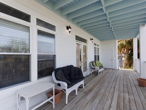 Terrace/patio - Gulf Landing- Amazing Water View with Boat Parking (Cedar Key)