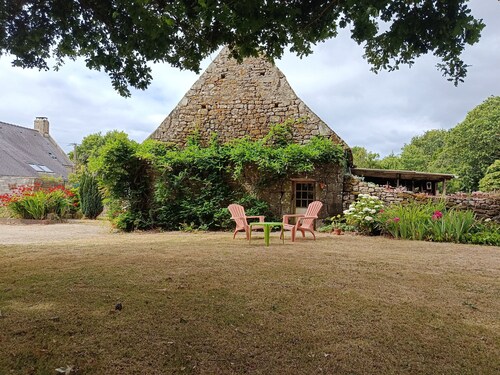 Holiday Home “La Mer - Les Gîtes de Kergolvan” with Private Terrace, Shared Garden & Wi-Fi