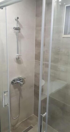 Apartment, 2 Bedrooms, 2 Bathrooms | Bathroom | Shower, free toiletries, hair dryer, towels - Gurcuoglu Homes (Antalya)