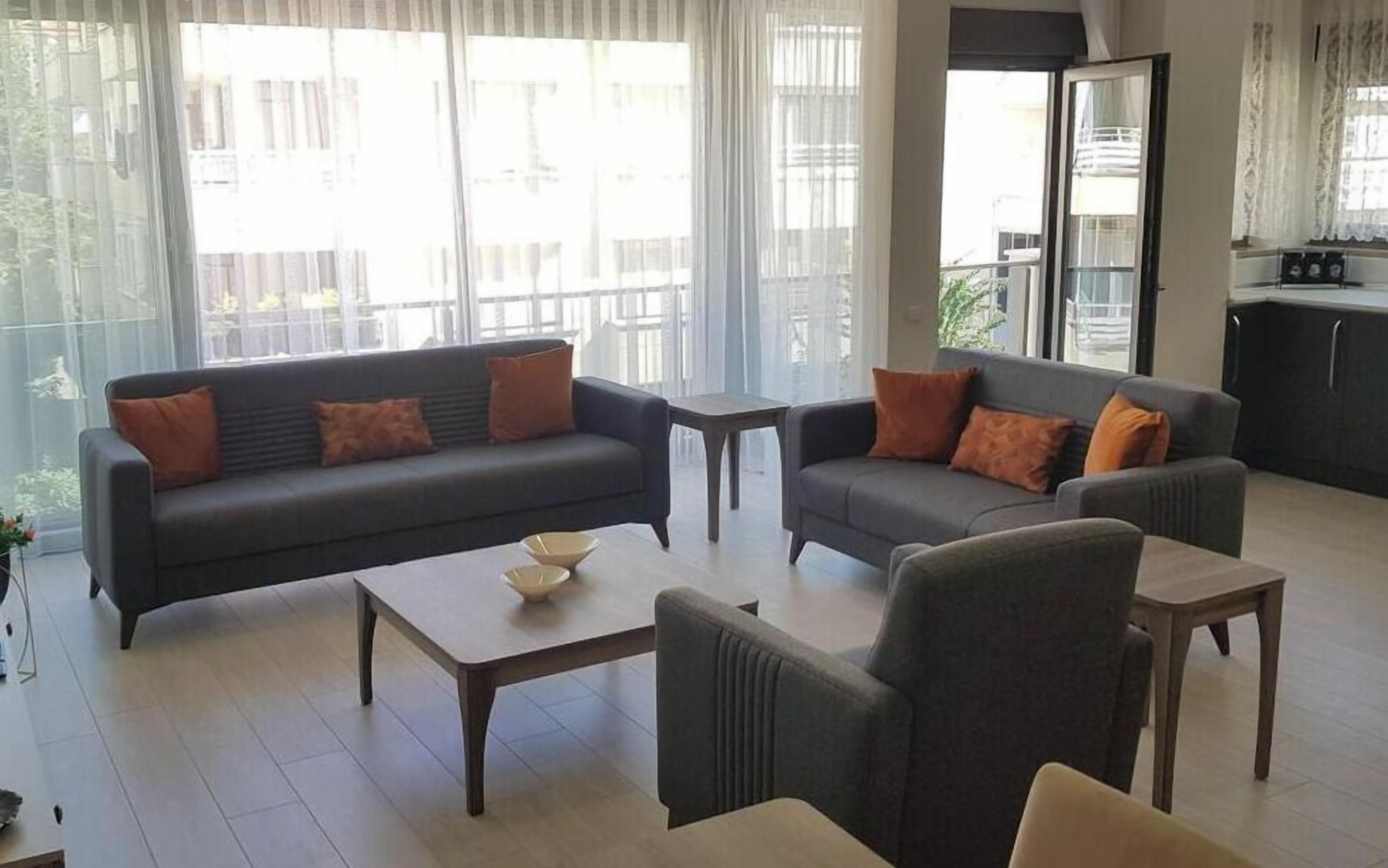 Apartment, 2 Bedrooms, 2 Bathrooms | Desk, laptop workspace, blackout drapes, soundproofing