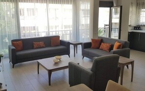 Apartment, 2 Bedrooms, 2 Bathrooms | Desk, laptop workspace, blackout drapes, soundproofing - Gurcuoglu Homes (Antalya)