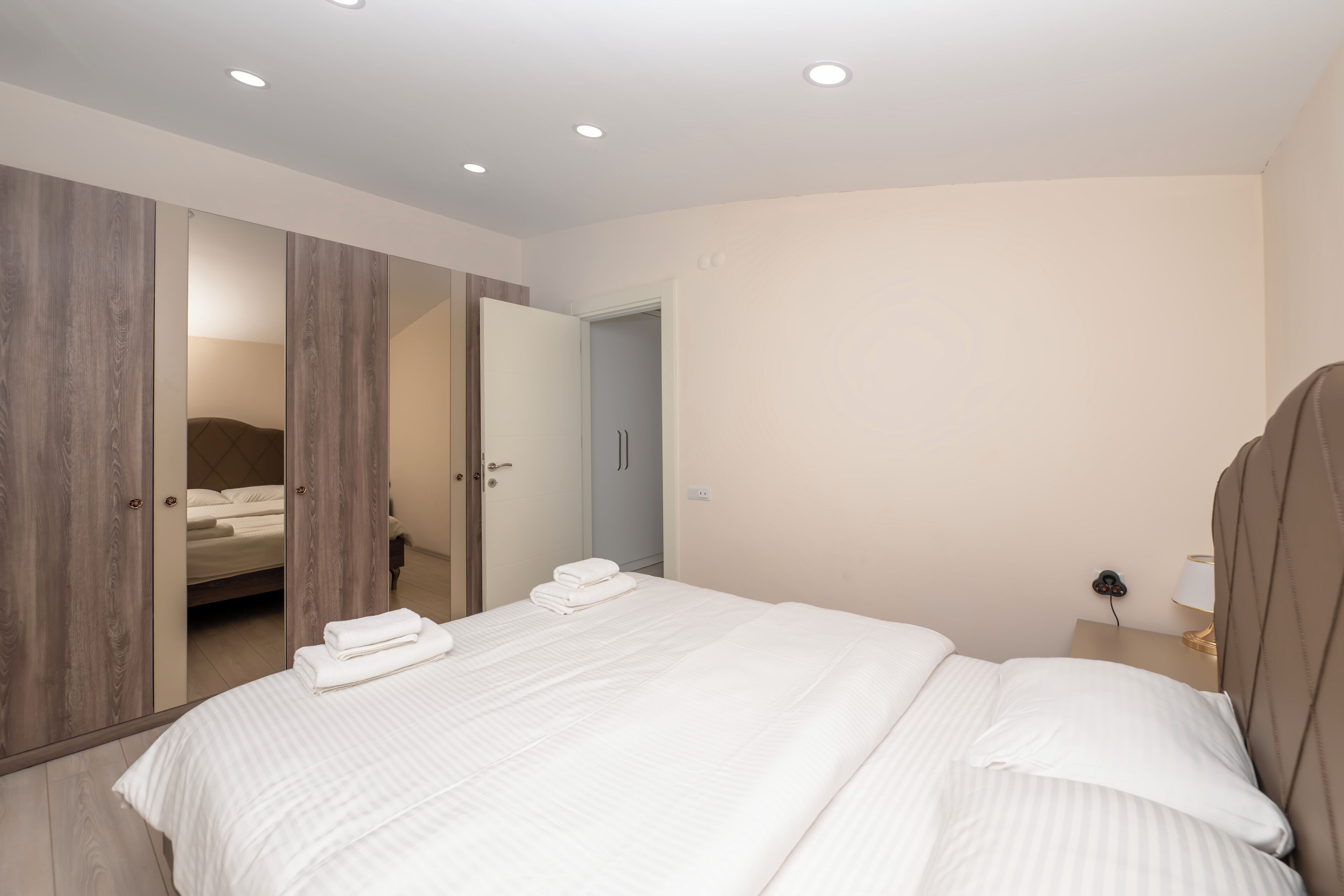 Comfort Apartment, 1 Bedroom, Terrace | Desk, laptop workspace, blackout drapes, soundproofing