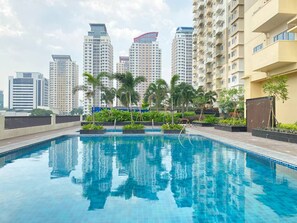 ห้องพัก, 1 ห้องนอน, พร้อมสิ่งอำนวยความสะดวกสำหรับผู้พิการ | สระว่ายน้ำ | สระว่ายน้ำกลางแจ้ง