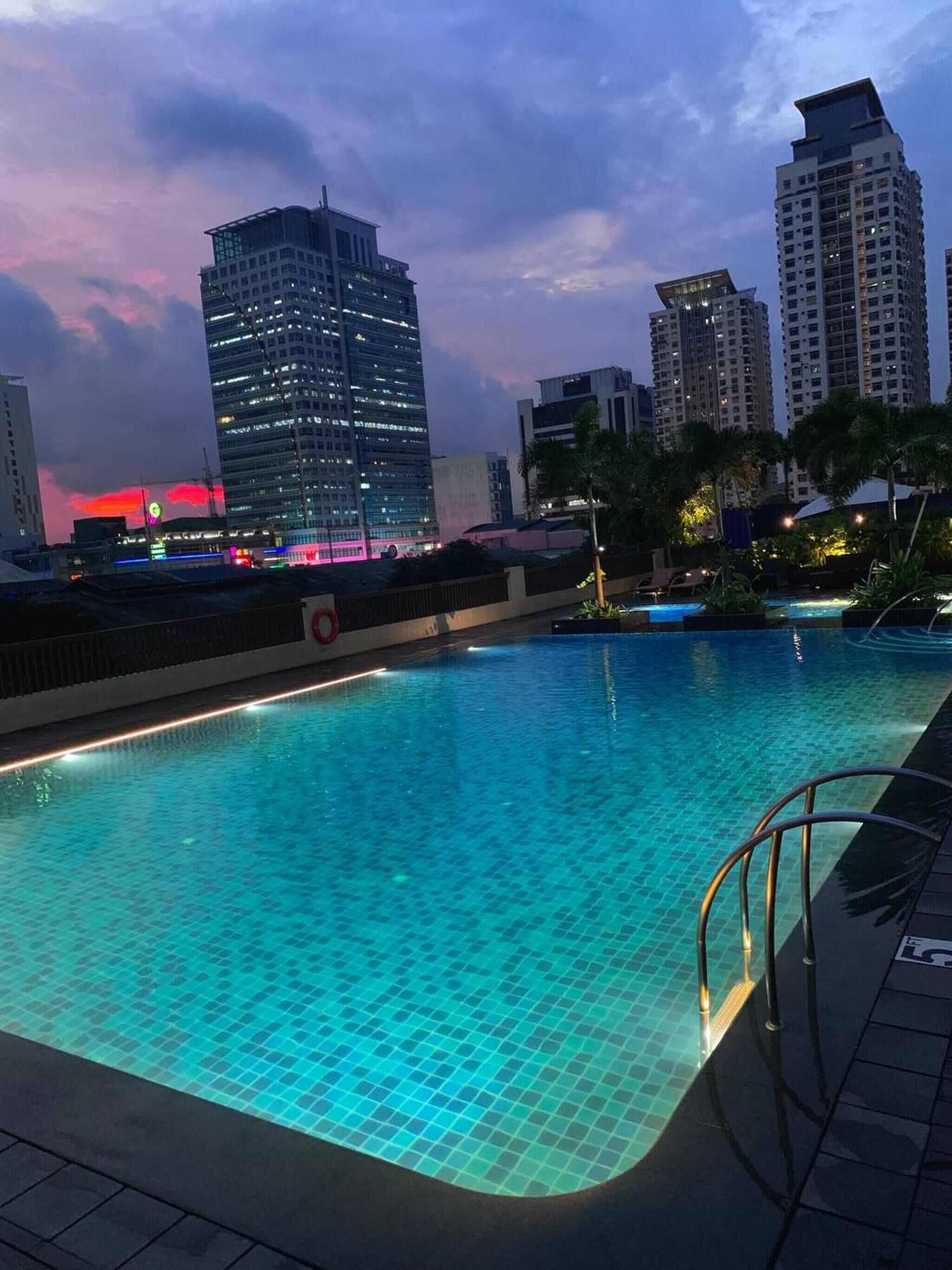 Room, 1 Bedroom, Accessible | Pool | Outdoor pool