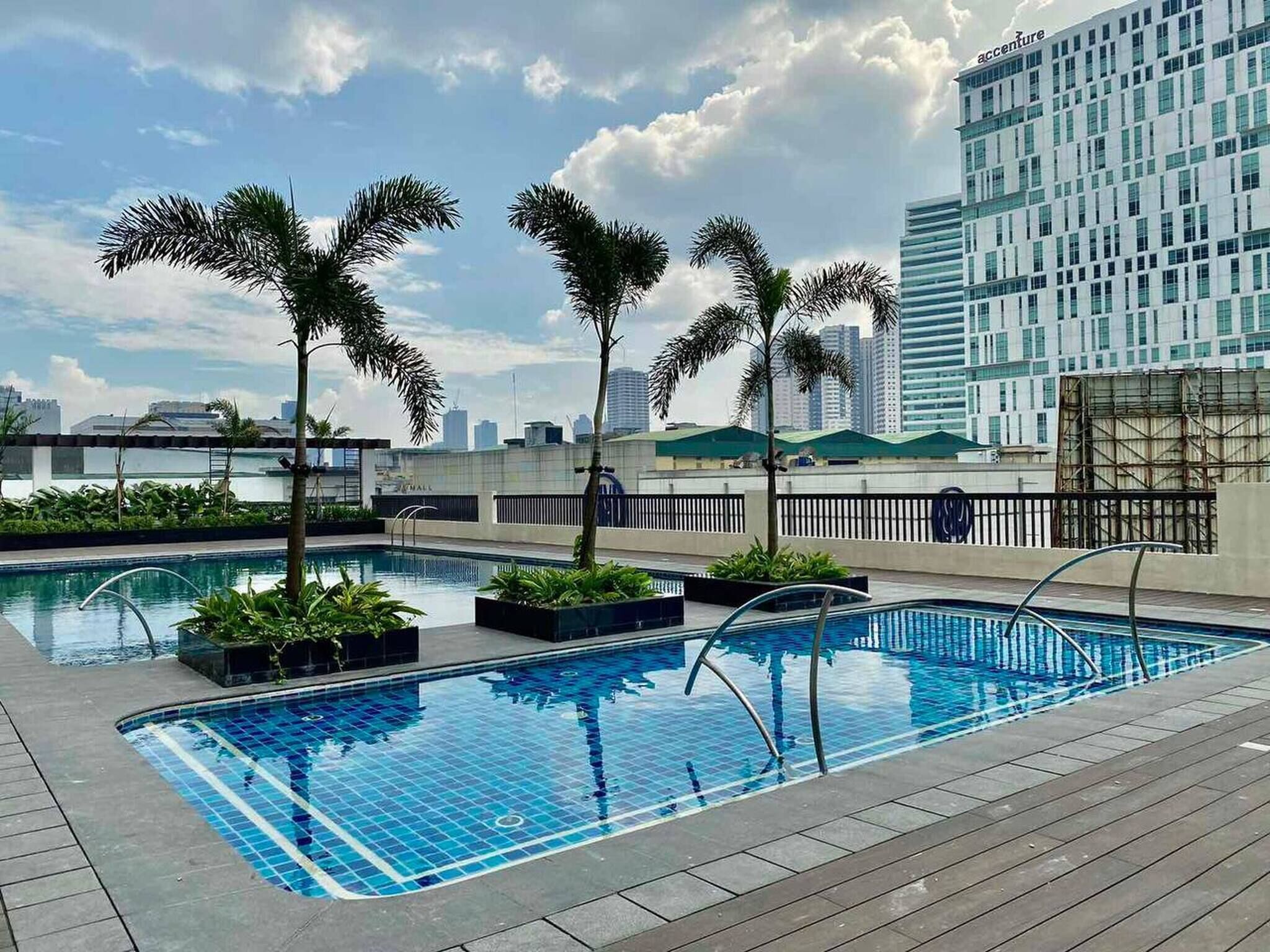 Room, 1 Bedroom, Accessible | Pool | Outdoor pool