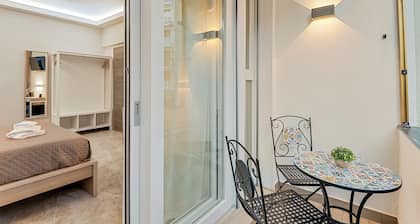 TOC TOC - ROOM 44-Balcony. At 650m from the Central Station,900m from the center