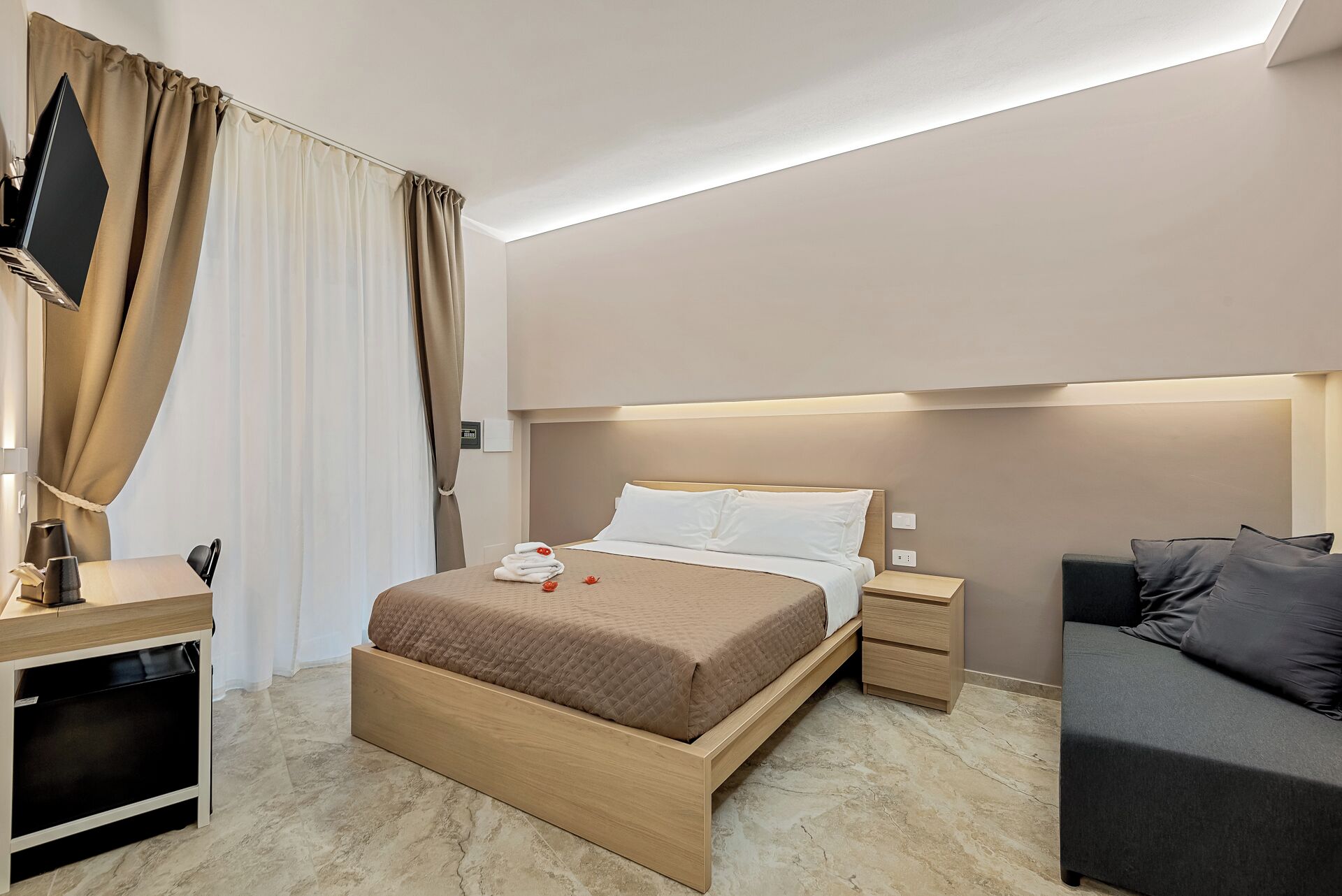 In-room safe, desk, free WiFi, bed sheets