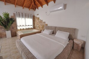 Desk, laptop workspace, free WiFi