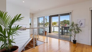 Interior - Baravi Breeze Retreat (Safety Beach)
