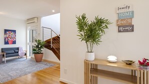 Interior - Baravi Breeze Retreat (Safety Beach)