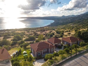 Studio | Exterior - Lorraine's Cottage Style Studios (Kefalonia)