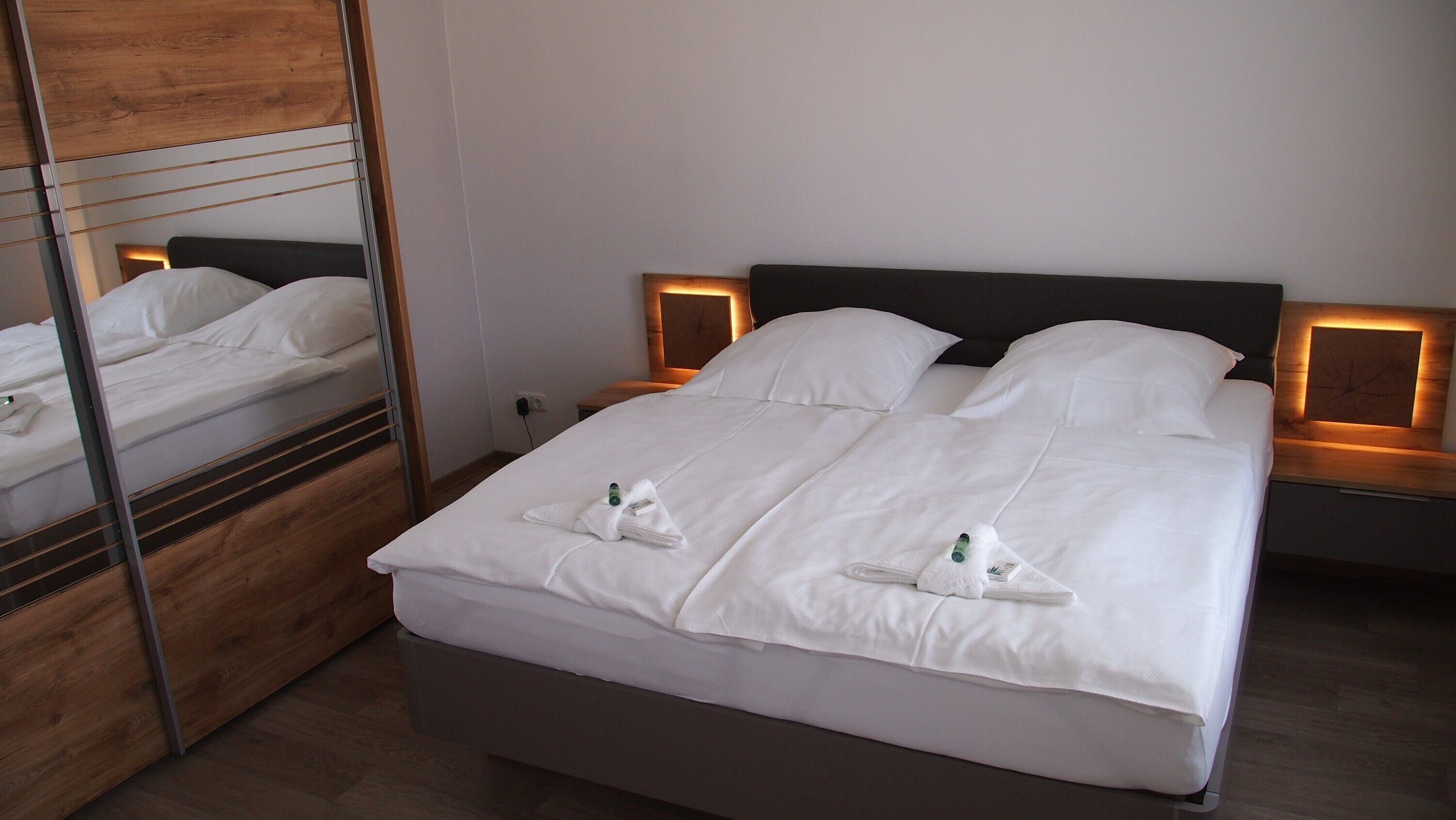 واي فاي وملاءات أسرّة