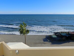 Beach nearby - Apartment 'Tesoro Del Mar' with Sea View, Wi-Fi, and Air Conditioning (Torrox Costa)