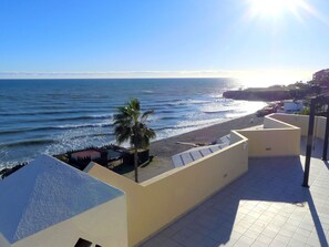 Property grounds - Apartment 'Tesoro Del Mar' with Sea View, Wi-Fi, and Air Conditioning (Torrox Costa)
