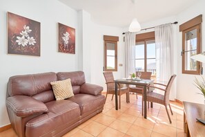 TV - Apartment '21' with Sea View, Wi-Fi and Air Conditioning (Almuñécar)