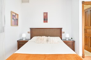 1 bedroom, WiFi, bed sheets