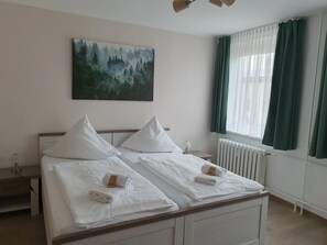 WiFi, bed sheets - Standard Double Room – Pension Clara Klipphausen (Klipphausen)